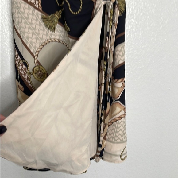 Aritzia Babaton Wallace Short Sleeve Beige Print Wrap Dress Size XXS - Picture 4 of 5